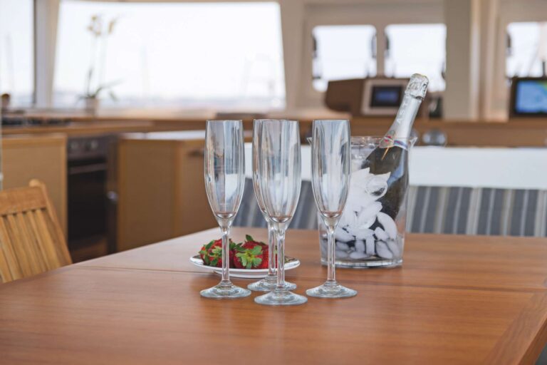 Salon Dining