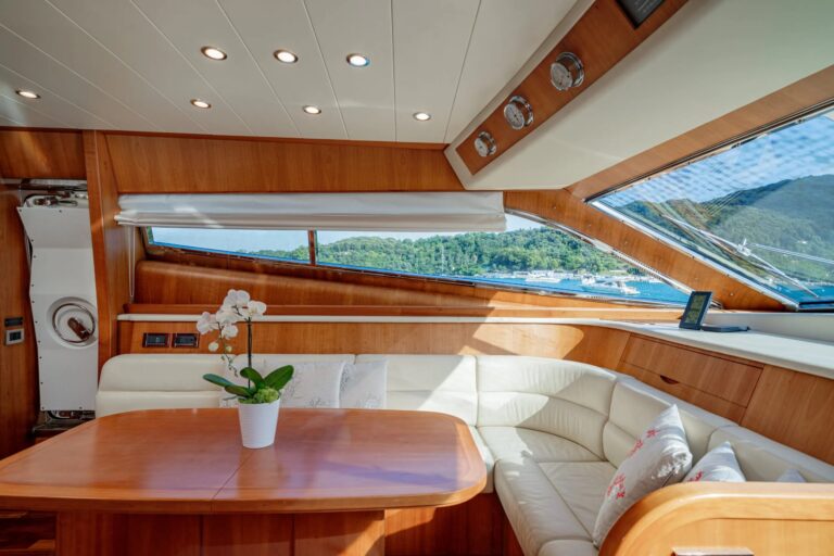 Forward Dinette