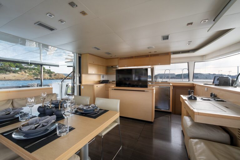 Main Deck Salon And Dining