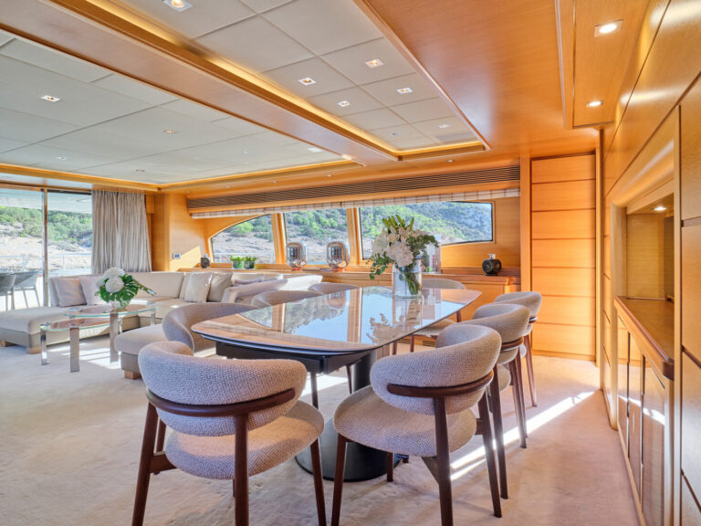 Main Salon Lounge
