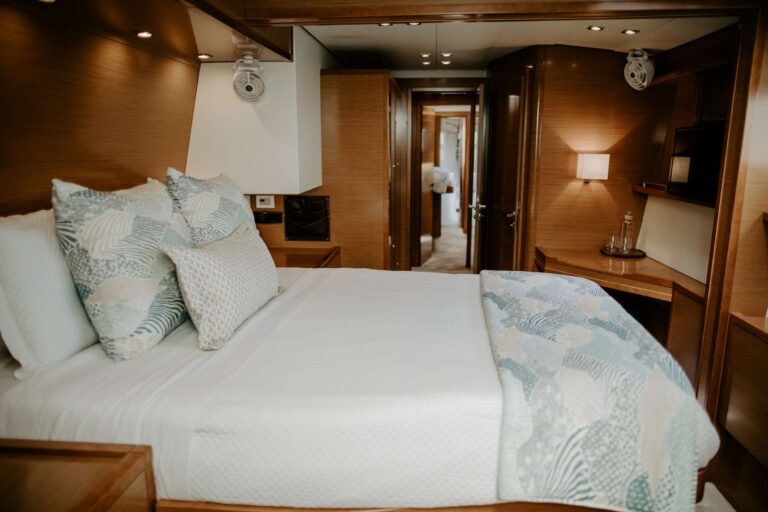 Sailing Catamaran EBB & FLOW Cabin