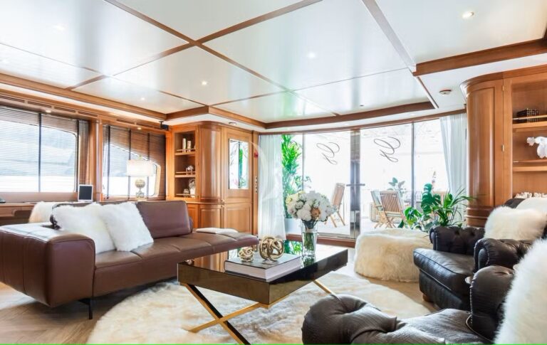 Bridge Deck Salon