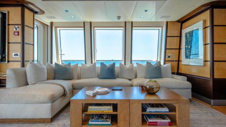 Bridge Deck Salon Alternative View
