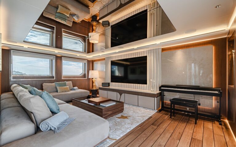 Gentleman's Lounge Cinema Room