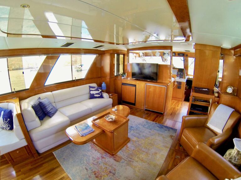 Motor Yacht MCGREGOR III  Main Salon