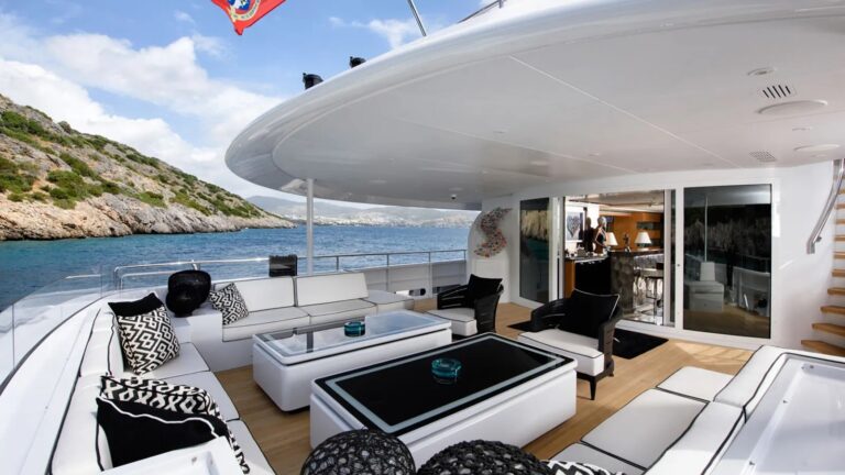 Outdoor Lounge