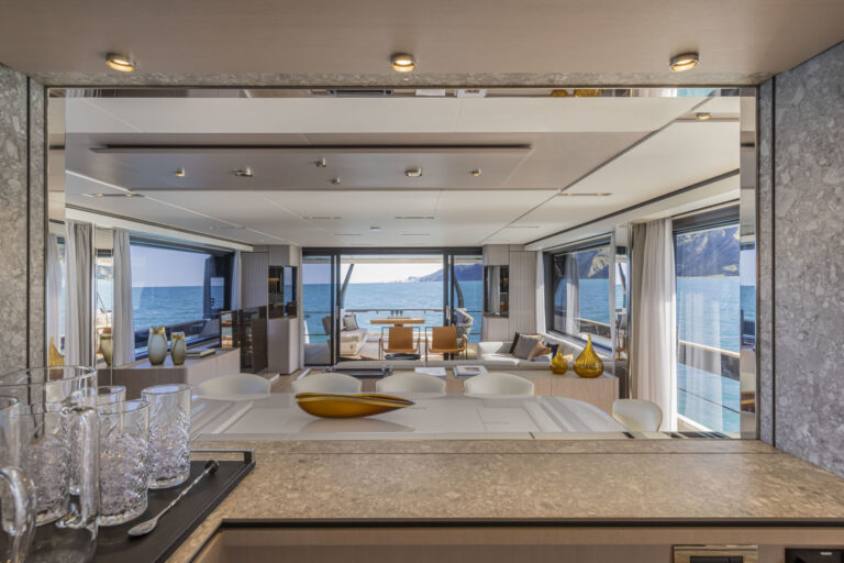 Sit Up Bar From Galley To Salon