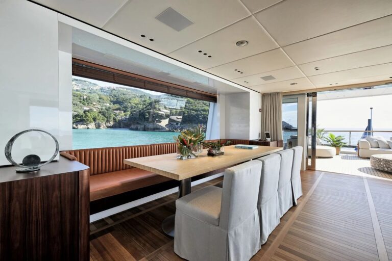 Sky Lounge Dining