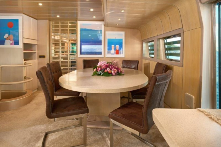 Main Salon Dining
