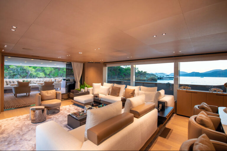 Main Salon Lounge