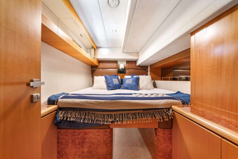 Motor Catamaran INDIGO Convertible Cabin