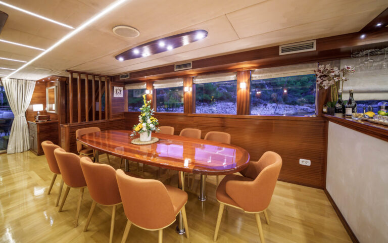 SON DE MAR - Main Salon Dining