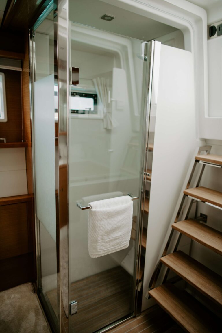 Sailing Catamaran EBB & FLOW En Suite