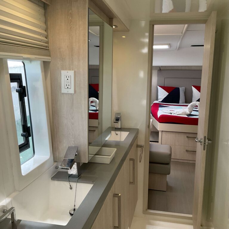 Sailing Catamaran RUBY ONE En Suite