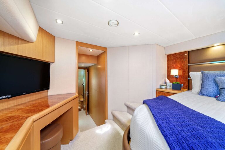 Motor Catamaran INDIGO VIP Cabin