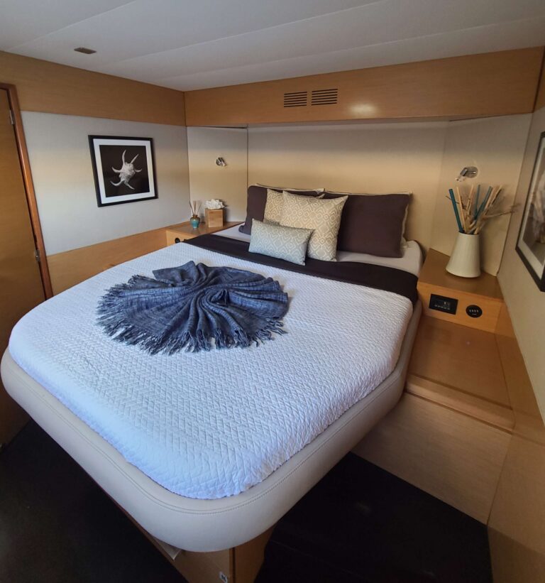 Sailing Catamaran ODYSSEA Cabin
