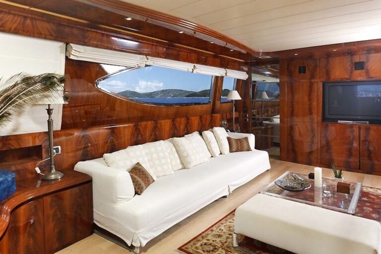 The 30m Yacht ADRIATIC BLUES