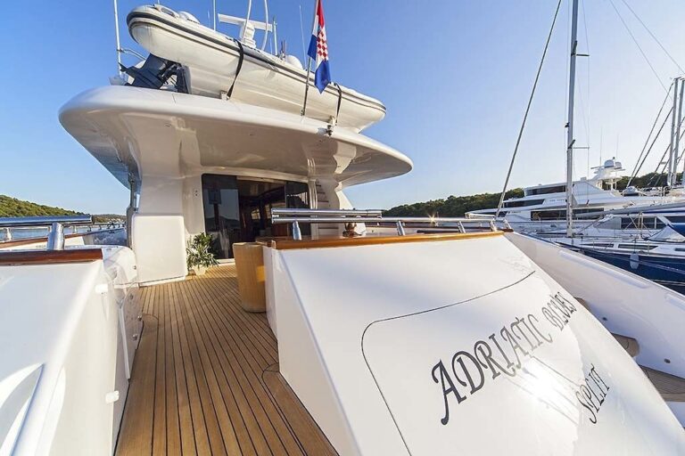 The 30m Yacht ADRIATIC BLUES