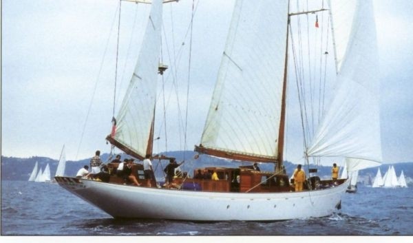 The 30m Yacht AILE BLANCHE