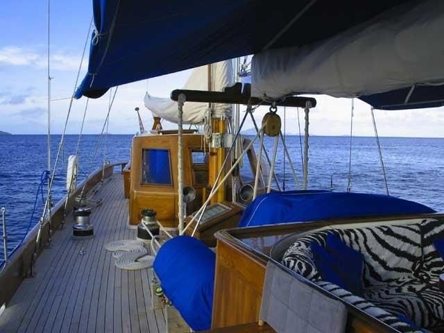 The 30m Yacht AILE BLANCHE