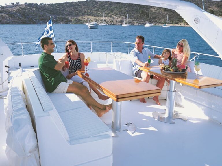 The 30m Yacht AK