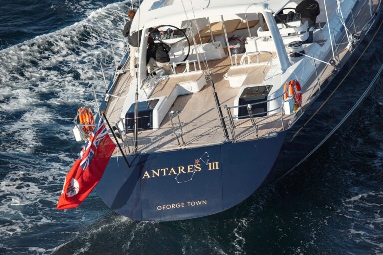 The 30m Yacht ANTARES III