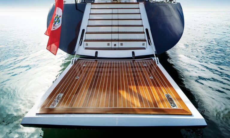 The 30m Yacht ANTARES III
