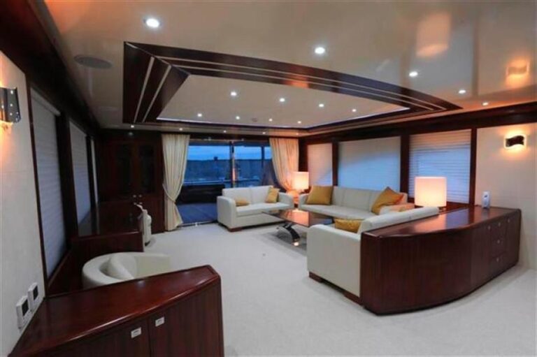 The 30m Yacht BLUE SAPPHIRE
