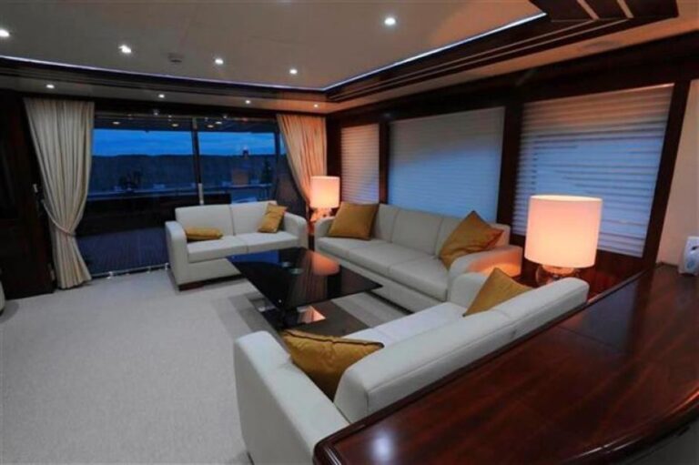 The 30m Yacht BLUE SAPPHIRE