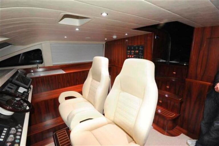 The 30m Yacht BLUE SAPPHIRE