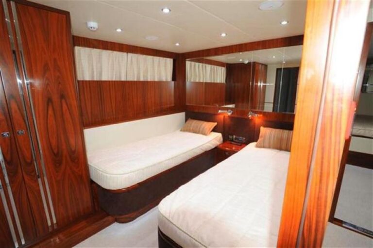 The 30m Yacht BLUE SAPPHIRE