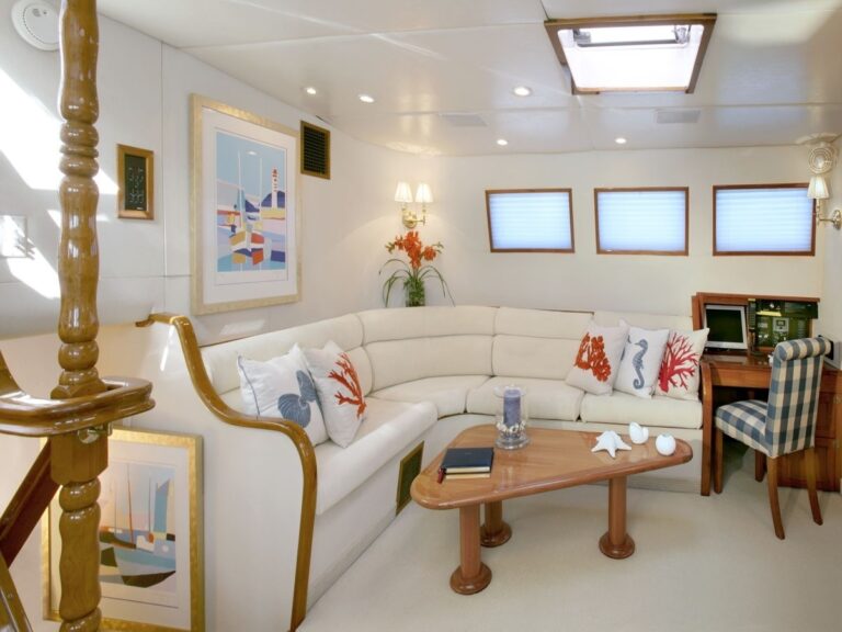 The 30m Yacht CALDERA