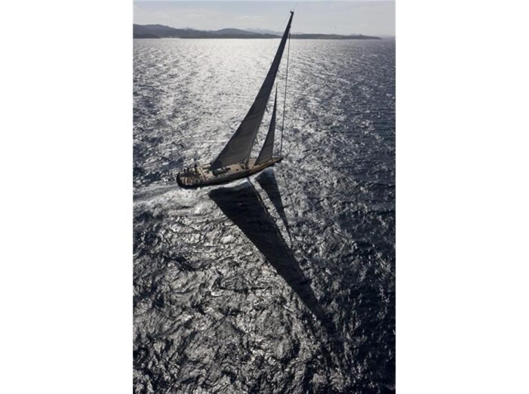 The 30m Yacht CAPE ARROW