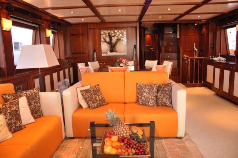 The 30m Yacht CONQUISTADOR