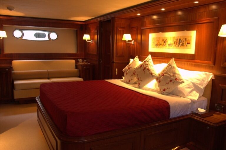 The 30m Yacht CONQUISTADOR