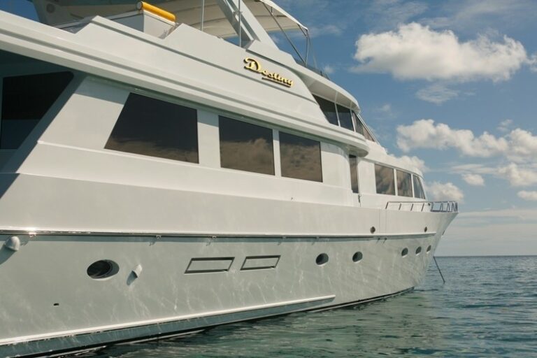 The 30m Yacht DESTINY