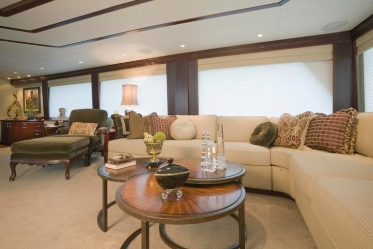 The 30m Yacht DESTINY