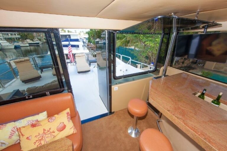 The 30m Yacht GOLDEN TOUCH