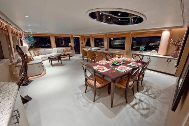 The 30m Yacht GOLDEN TOUCH