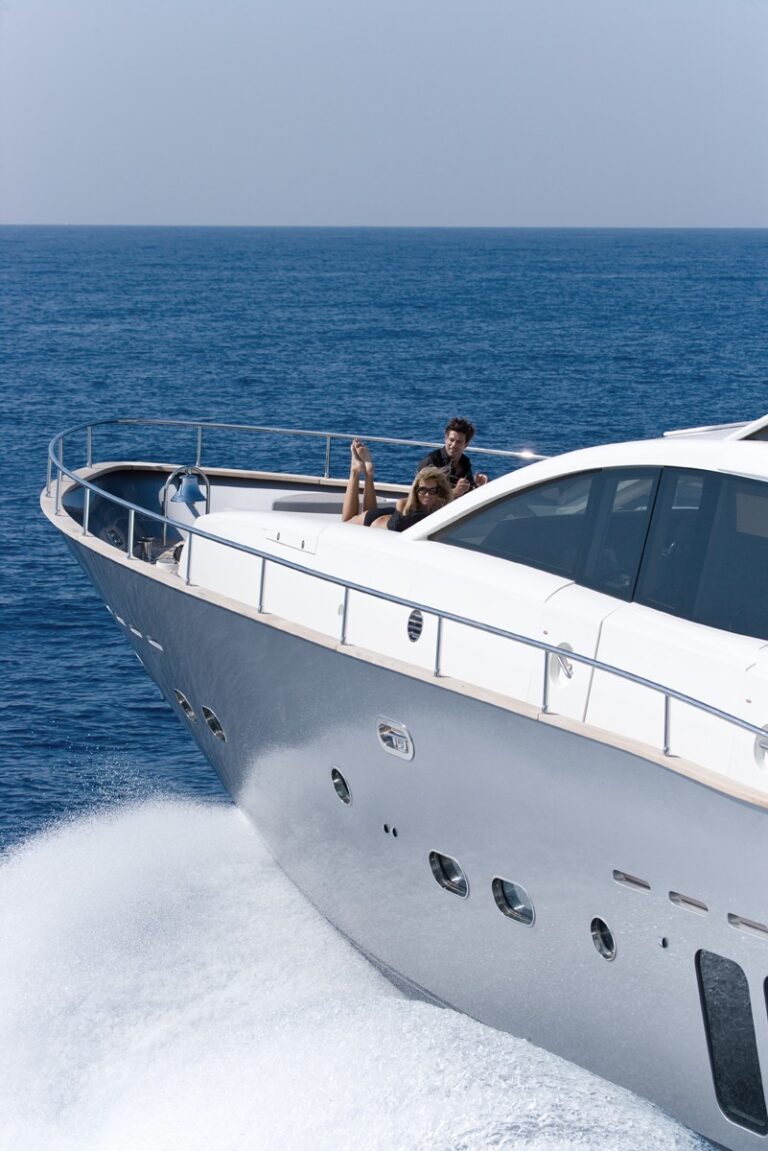 The 30m Yacht HUMMINGBIRD