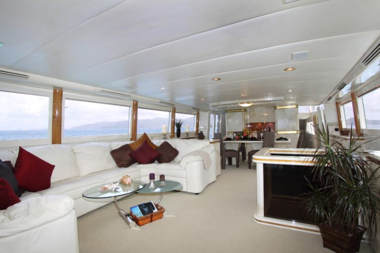 The 30m Yacht INSATIABLE