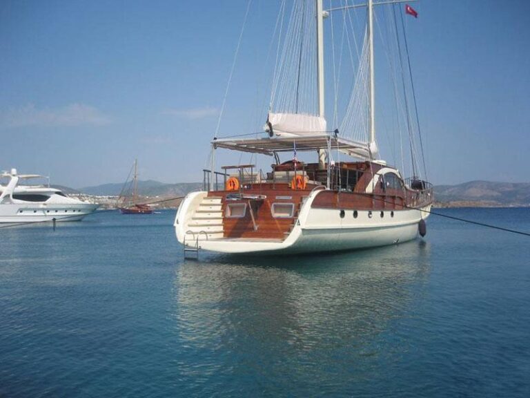The 30m Yacht JUSTINIANO
