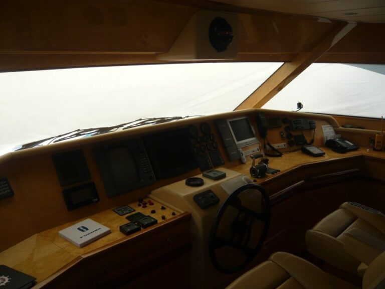 The 30m Yacht LADIES FIRST