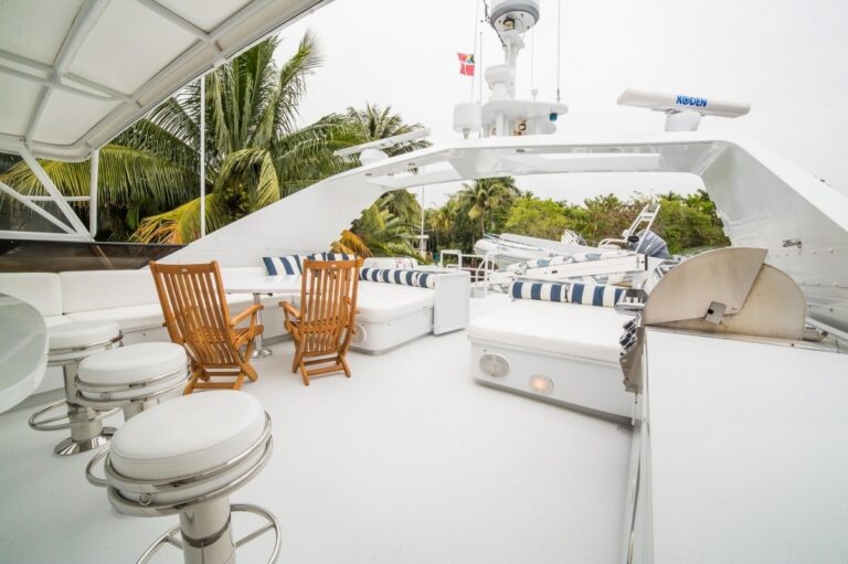 The 30m Yacht LADY LEX