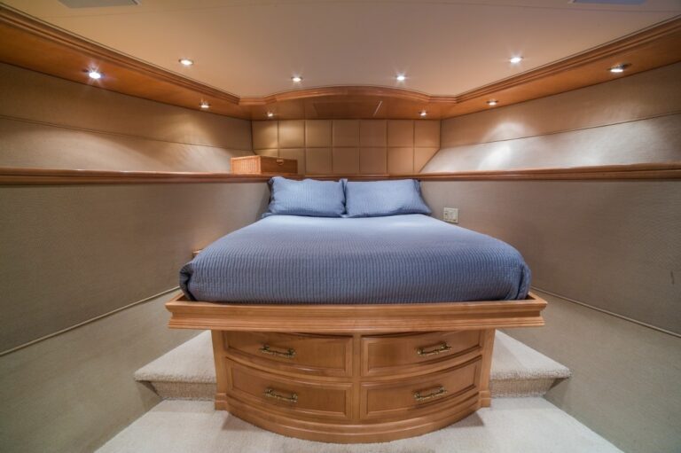 The 30m Yacht LADY LEX