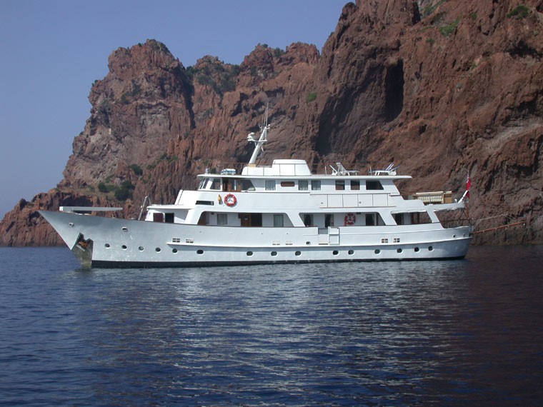 The 30m Yacht LE KIR ROYAL