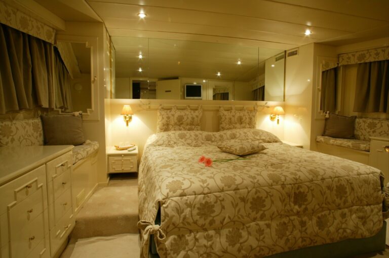 The 30m Yacht LE KIR ROYAL