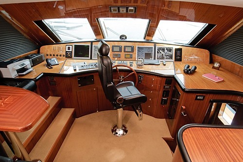 The 30m Yacht LIMITLESS