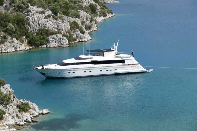 The 30m Yacht MARTINA