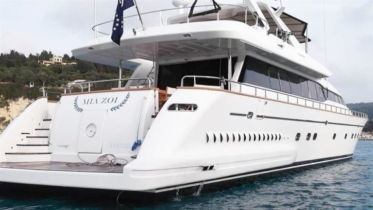 The 30m Yacht MARTINA